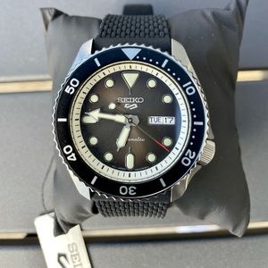 Seiko 5 SRPD95 Men’s Automatic Black Silicon Mesh Strap 42.5mm NEW